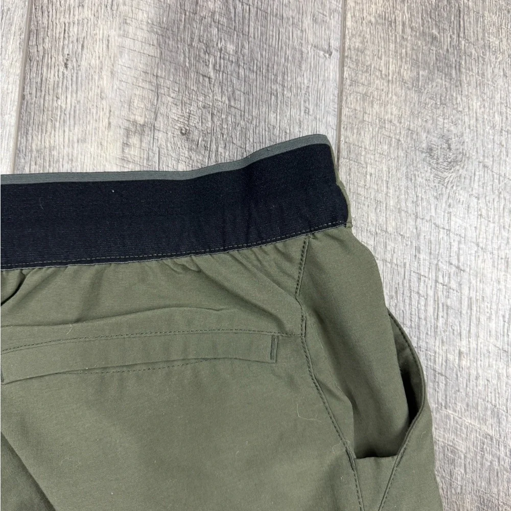 North Face Mens Olive Hiking Shorts‎